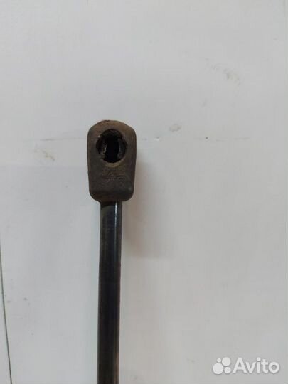 Амортизатор багажника задний левый Renault Duster