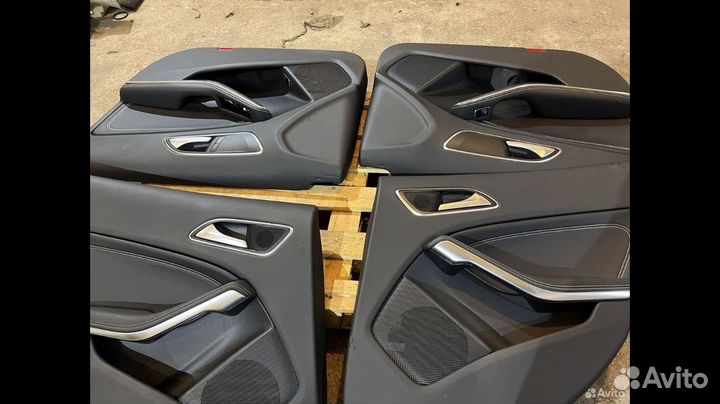 Mercedes gla дверные карты