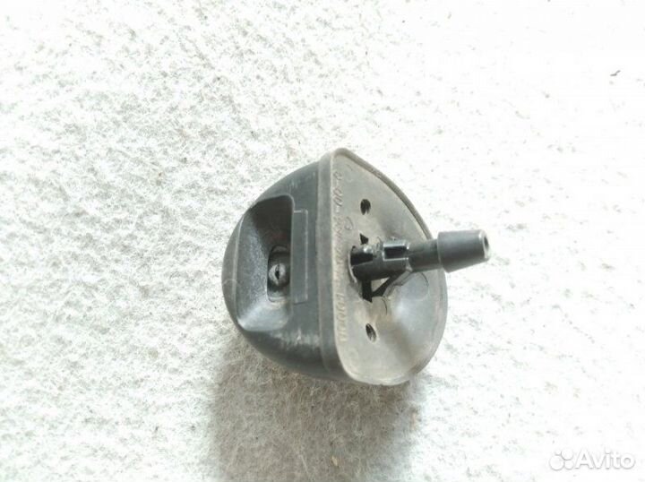 Форсунка стеклоомывателя задняя Chevrolet Niva 1.7