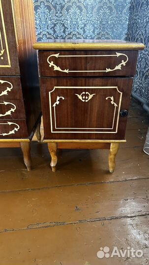 Тумба прикроватная