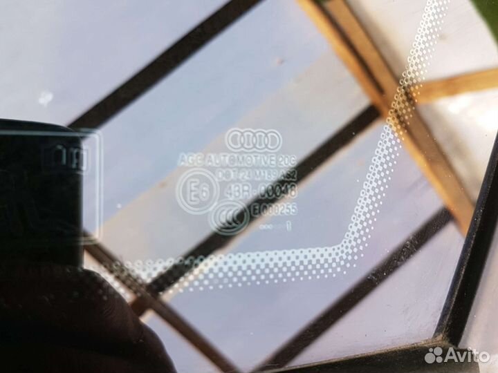 Стекло кузовное глухое форточка правое Audi A4