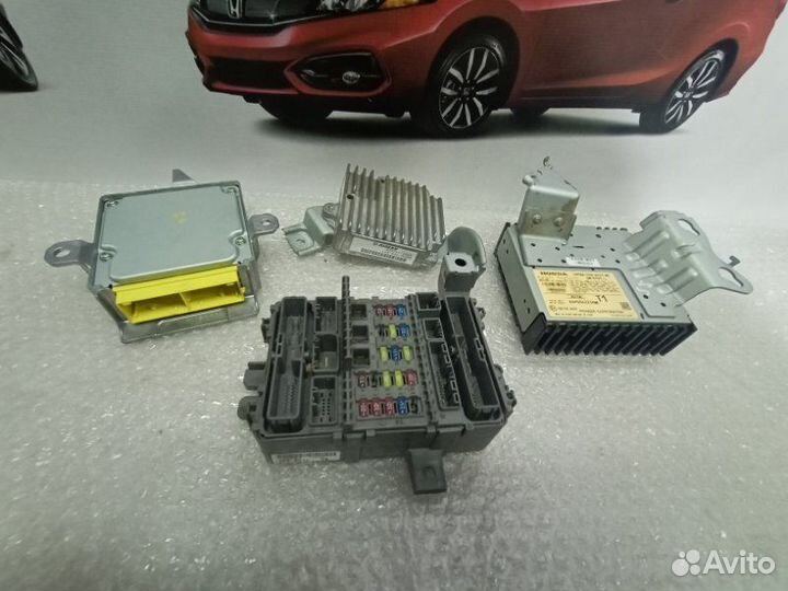 Блок предохранителей Honda Crosstour 2010 - 2014