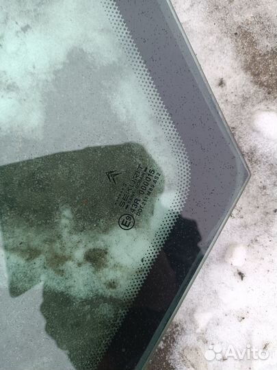 Форточка передняя левая Citroen Xsara Picasso