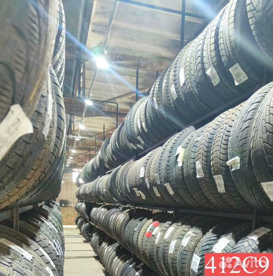 Kumho I'Zen KW31 245/45 R18 99Q