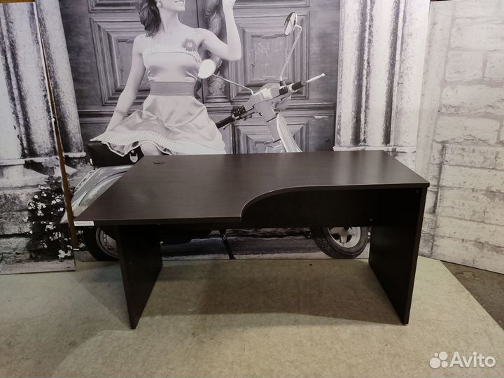 Стол эргономичный 140х90х74 левый б/у 04-335