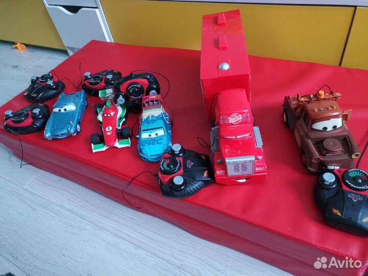 Коллекция машинок серии Тачки