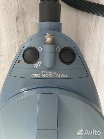 Моющий пылесос Philips triathlon 2000