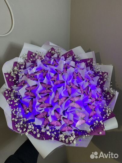 Букет из бабочек с гипсофилой