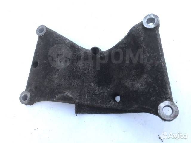 Кронштейн Audi A8 D3