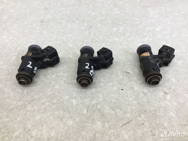 Форсунка инжекторная электрическая Renault Duster