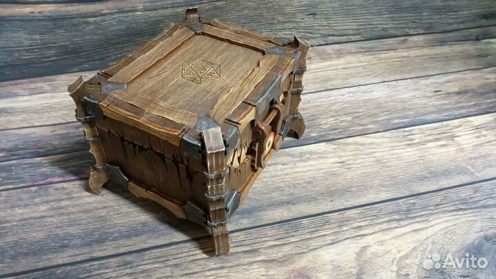 Зубастый сундук мимик