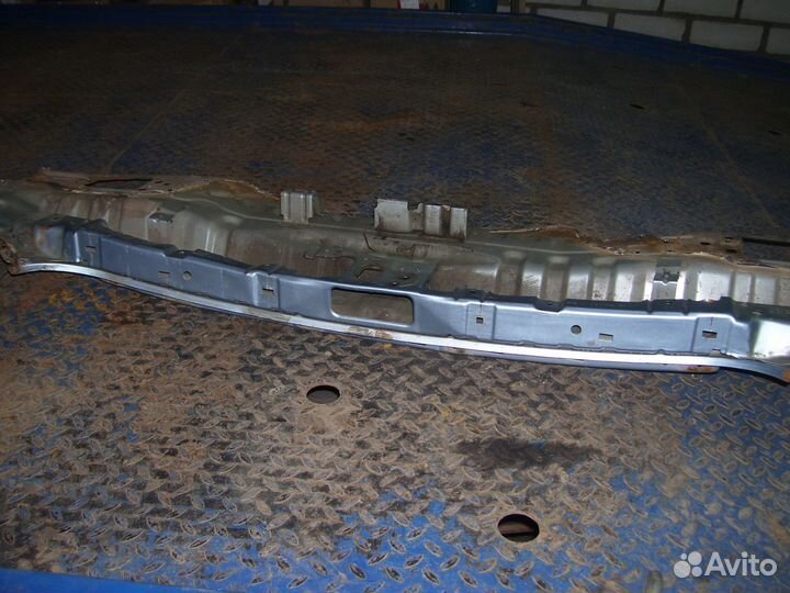 Ниссан альмера N 16 панель задняя