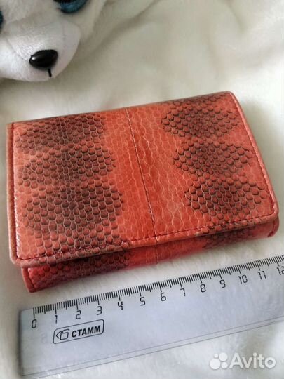 Кошелек из кожи морской змеи