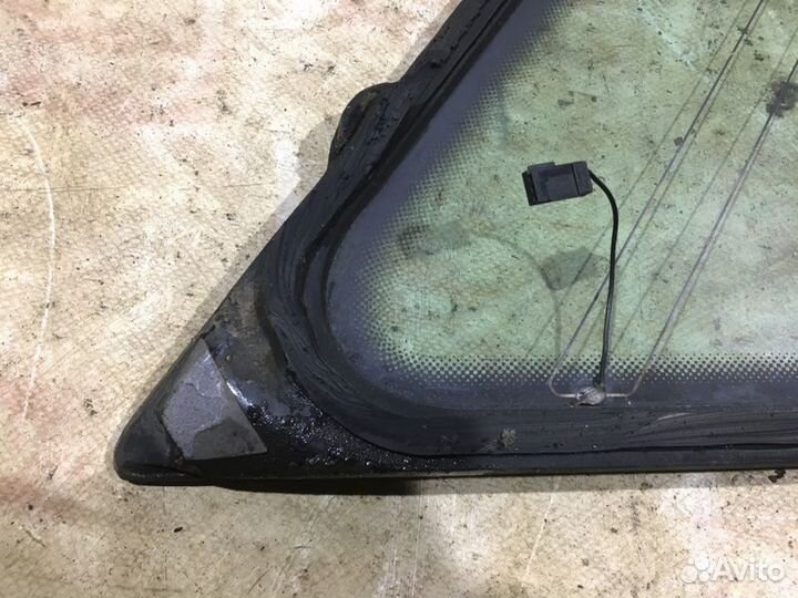 Стекло заднее левое Audi A6 4B5 AKE 2000