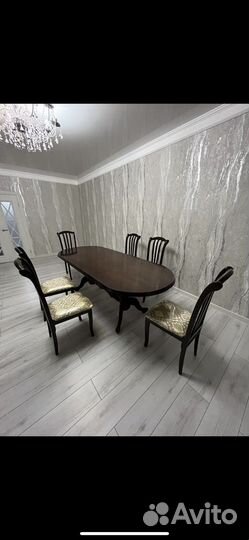 Стол и стулья