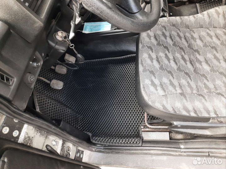 Коврики на Ниву