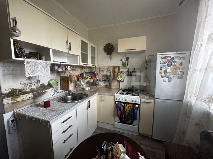 2-к. квартира, 53 м², 3/3 эт.
