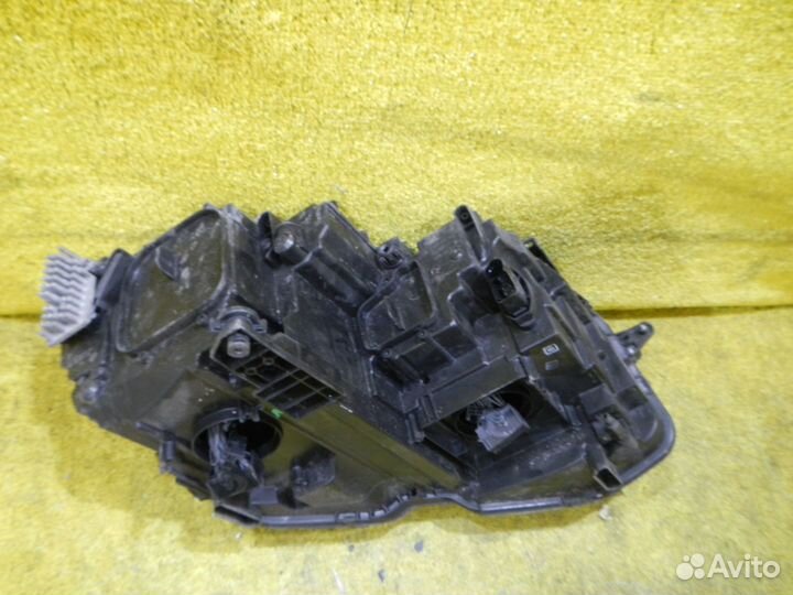 Фара левая Volkswagen Tiguan