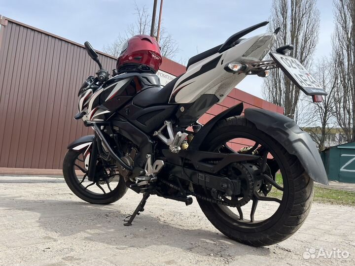 Мотоцикл Bajaj Pulsar 200 NS