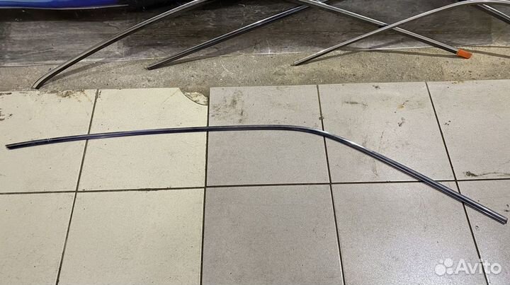 Молдинги стекол Mercedes W140