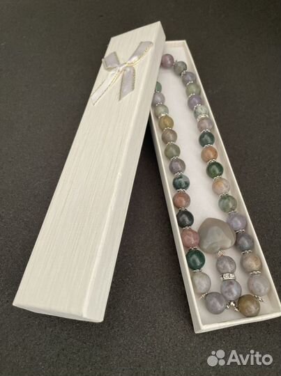 Четки ручной работы из натуральных камней