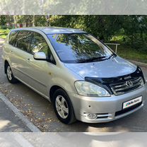 Toyota Ipsum 2.4 AT, 2001, 364 000 км, с пробегом, цена 820 000 руб.