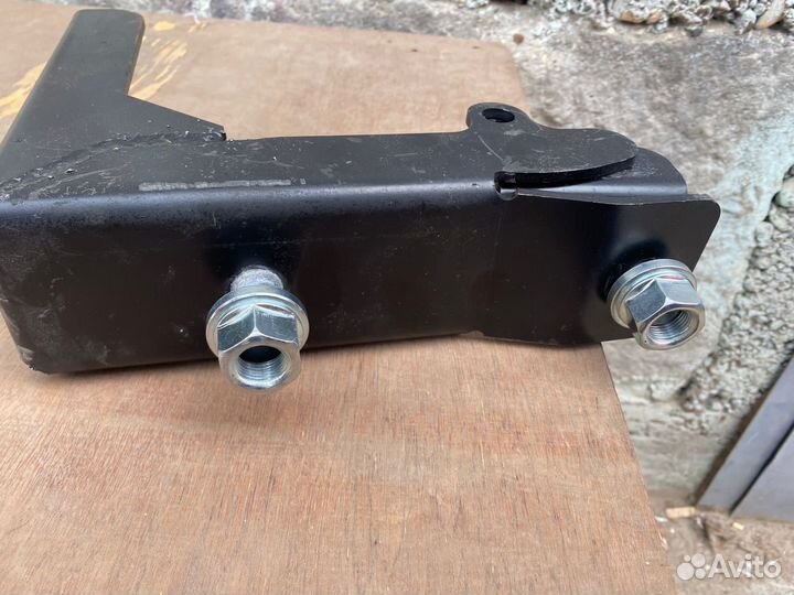 Кронштейн запаски усиленный под замок Газель