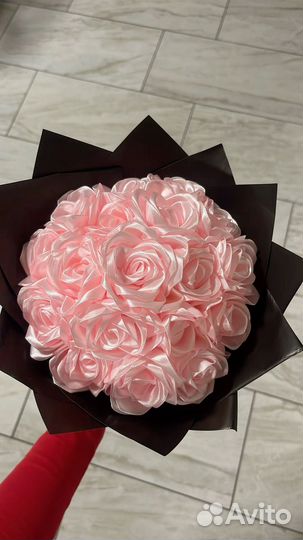 Букет роз из атласных лент
