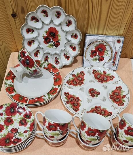 Посуда. Красные маки