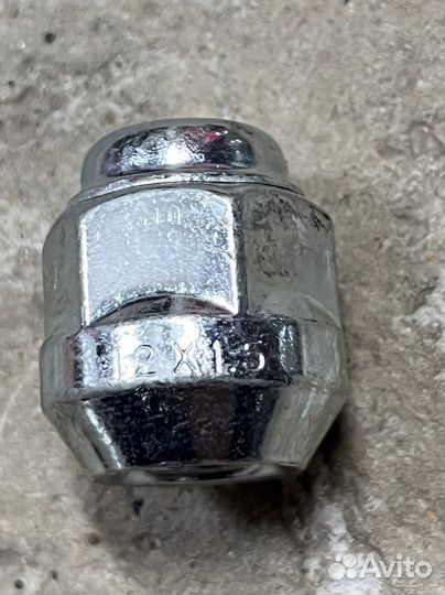 Колесные гайки