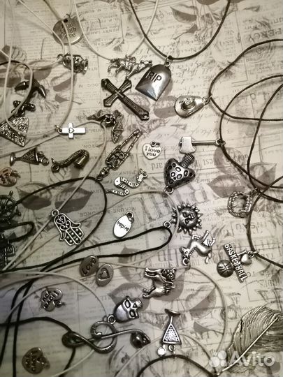 Подвеска кулон амулет чокер