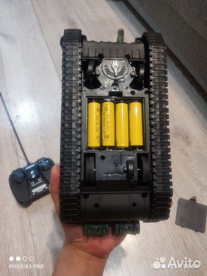 Игрушечный танк