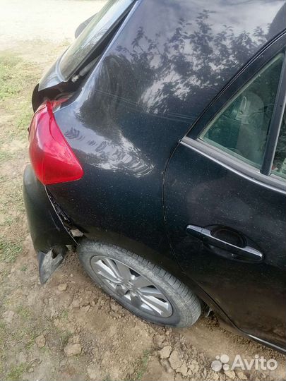 В разборе toyota auris е150