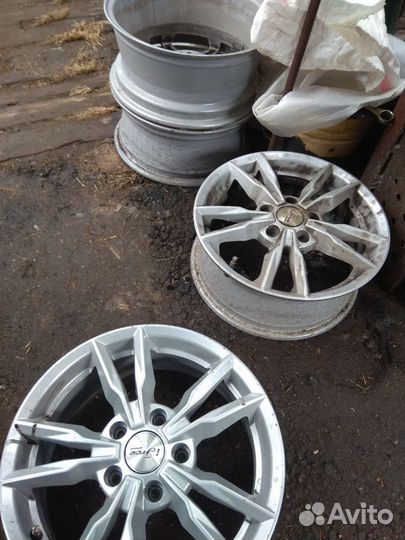 Продам литые диски r 16 5/114.3