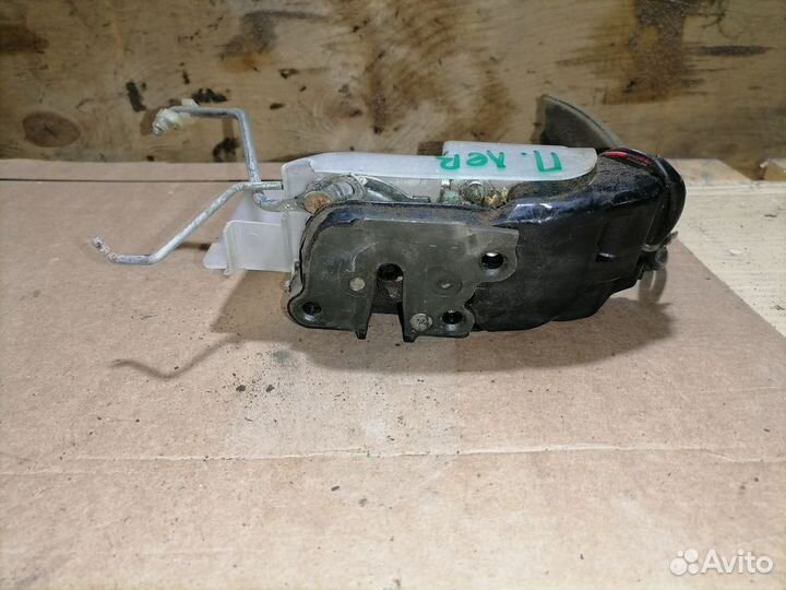 Замок двери Toyota Camry XV10