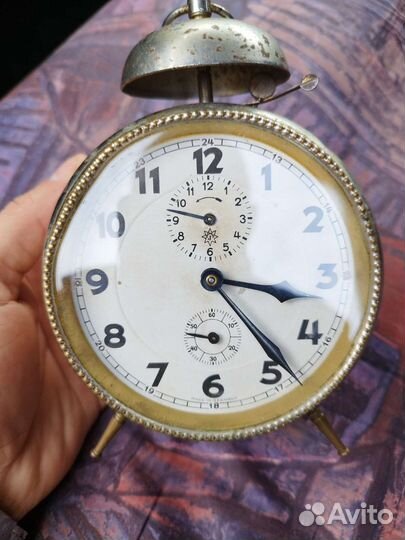 Будильник Junghans