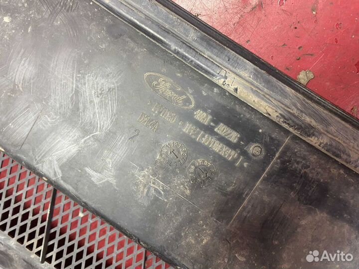 Решетка стеклоочистителей 1437467 Ford Focus 2 CB4