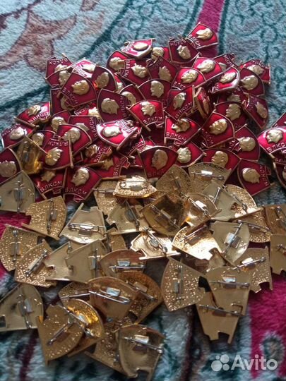 Значки Комсомольца СССР