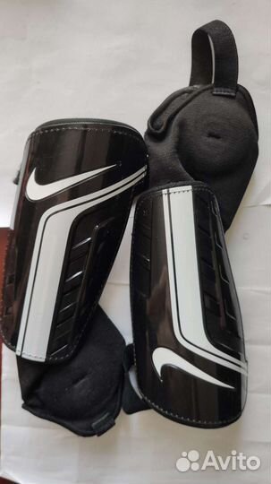 Щитки для футбола Nike tiempo