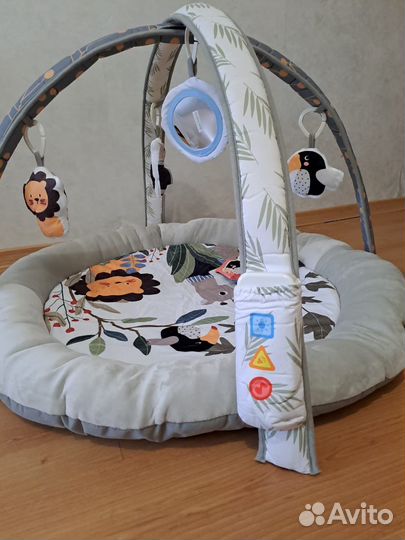 Развивающий коврик новый