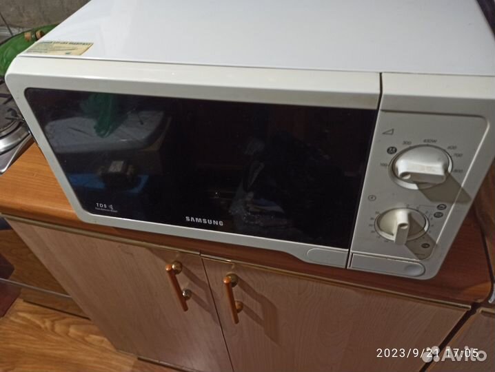 Микроволновка Samsung MW71ER на запчасти