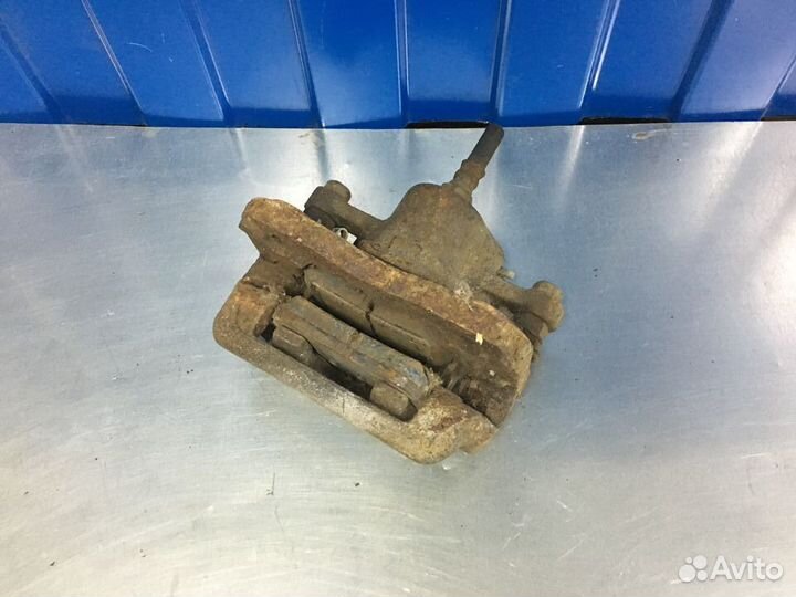 Суппорт задний правый Хендай Соната 4 (5) EF