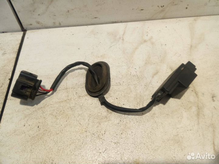 Реле бензонасоса Skoda Octavia 2 (A5) рест. 1Z