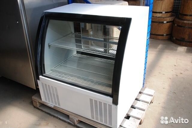 Холодильная кондитерская витрина