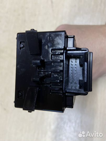 Переключатель стеклоочистителей Toyota Camry 70