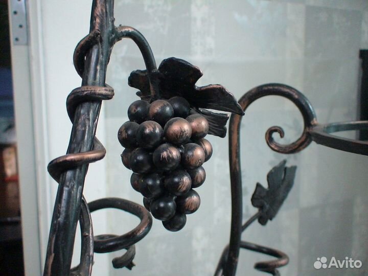 Кованная стойка для цветов 