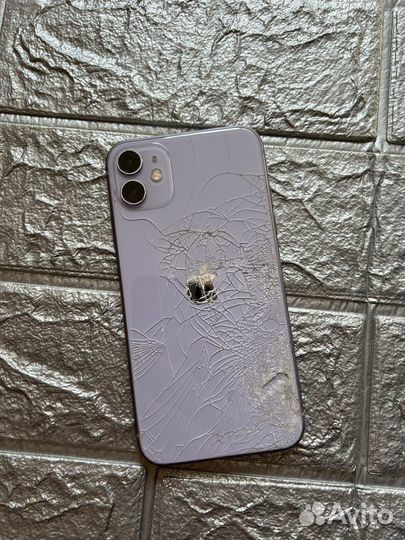 iPhone 11, 64 ГБ