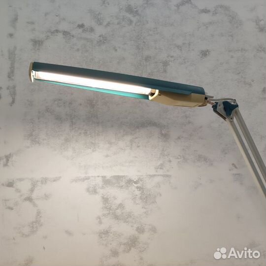 Светильник настольный