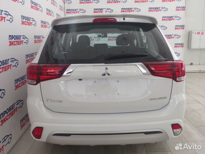 Mitsubishi Outlander 2.0 CVT, 2022, 20 км