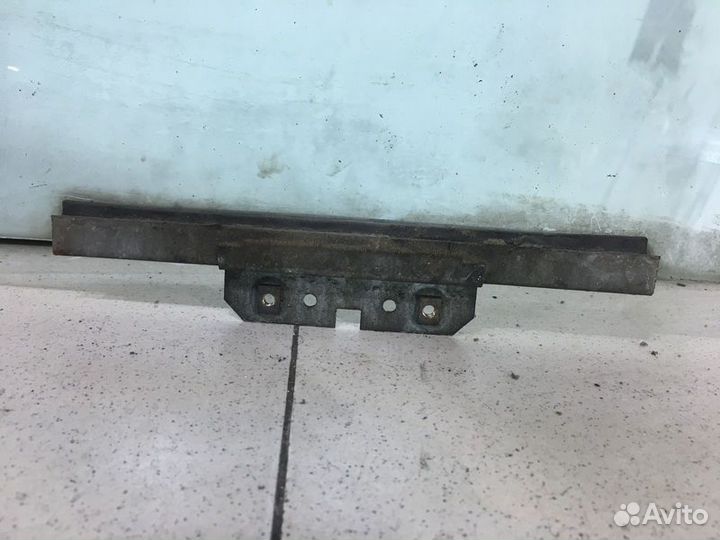 Стекло передней левой двери